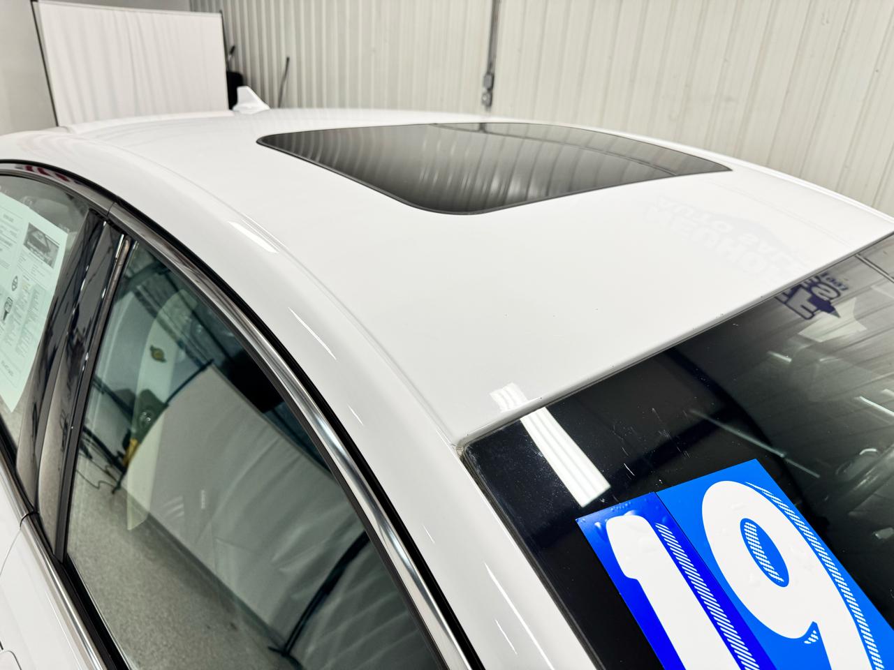 Ford Fusion Hybrid SEL FWD 2019