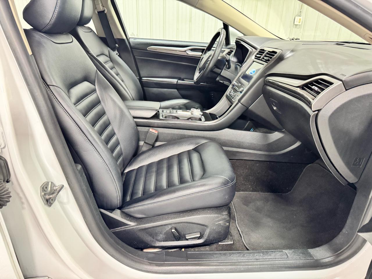 Ford Fusion Hybrid SEL FWD 2019