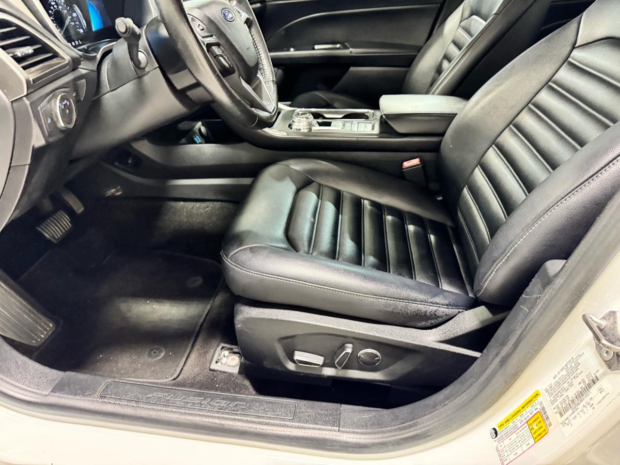 Ford Fusion Hybrid SEL FWD 2019