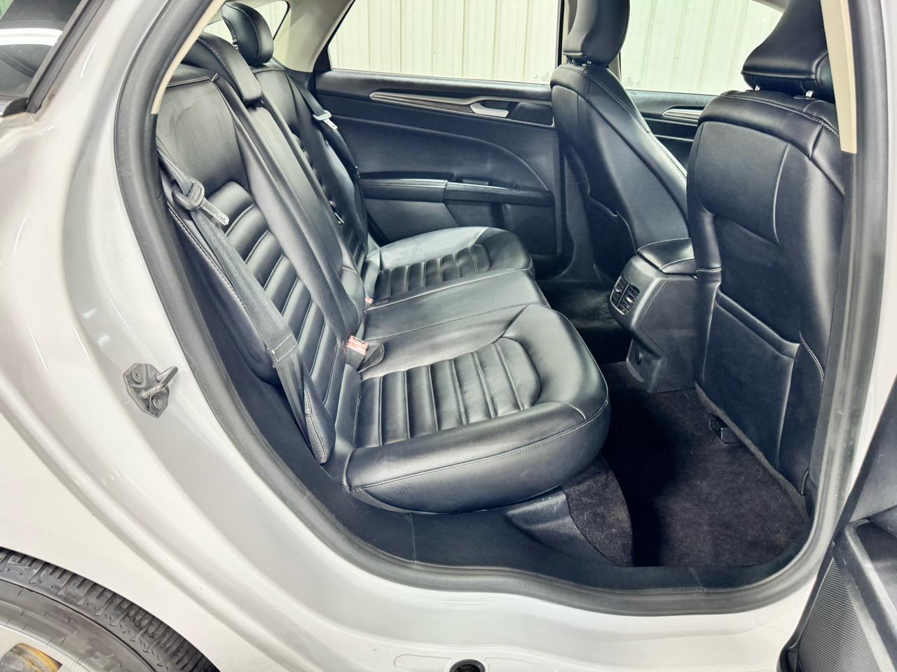 Ford Fusion Hybrid SEL FWD 2019
