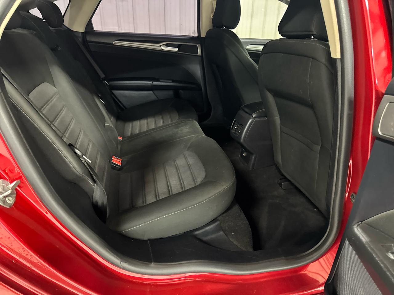 Ford Fusion SE FWD 2020