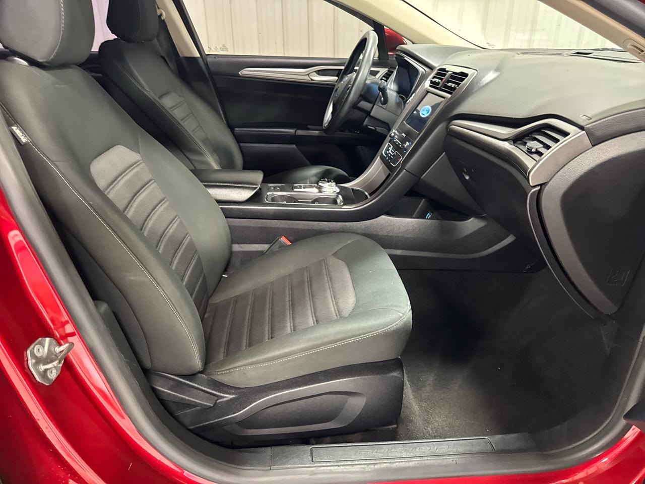 Ford Fusion SE FWD 2020