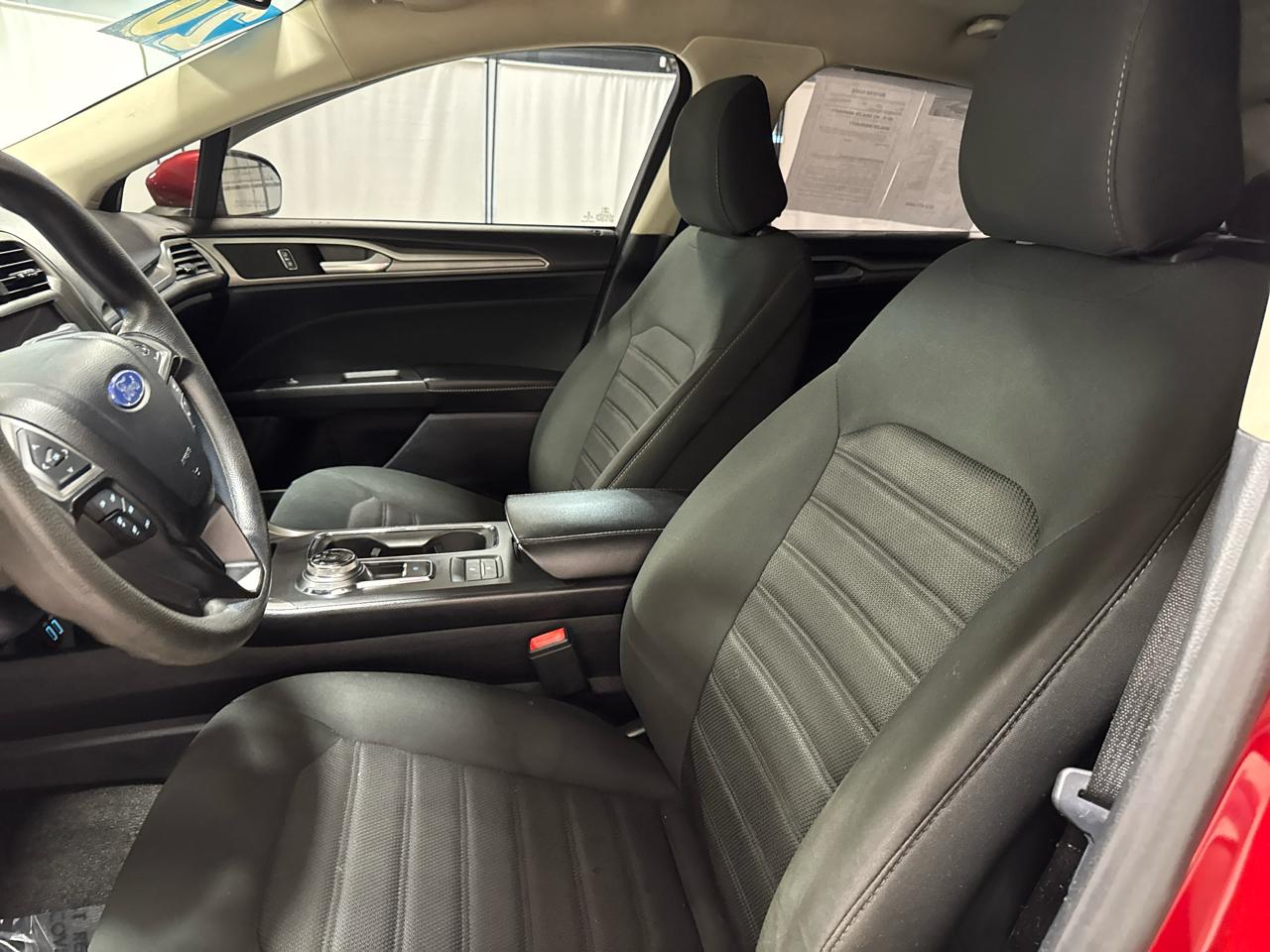 Ford Fusion SE FWD 2020