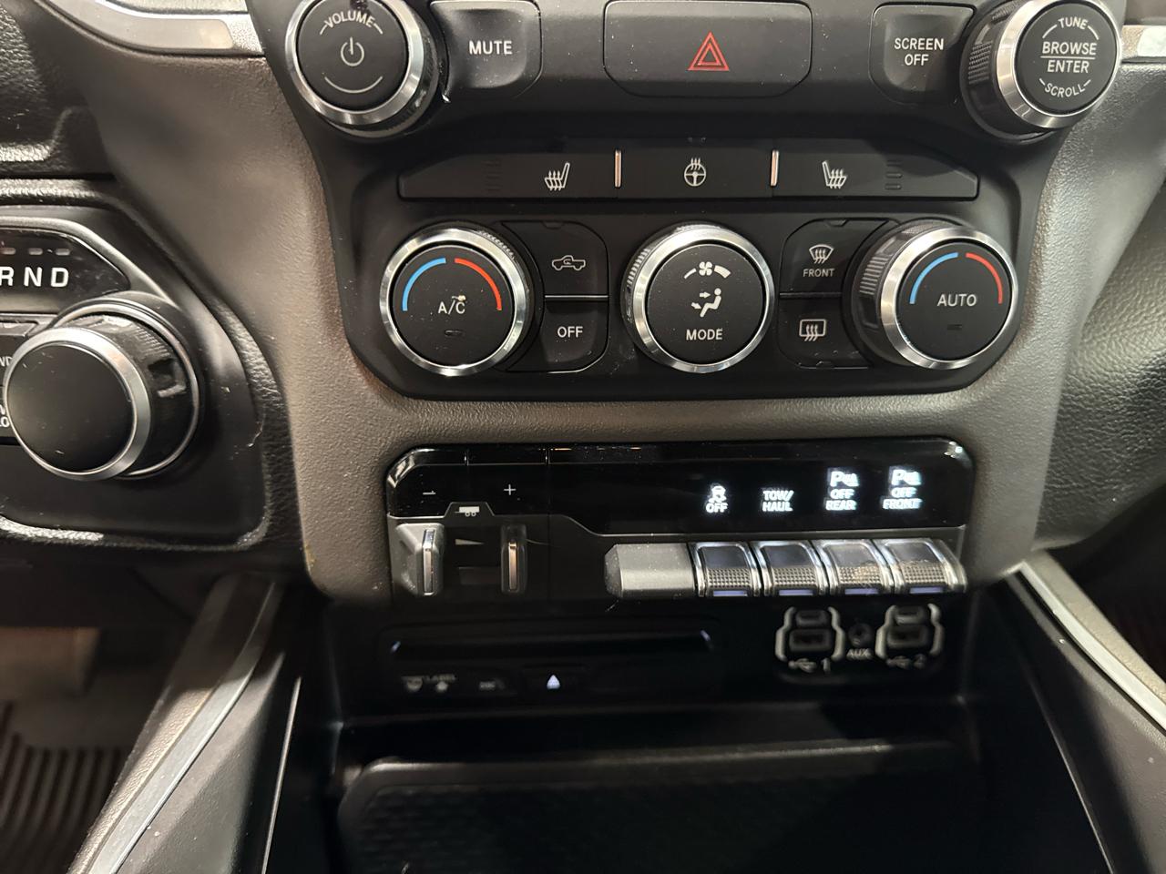 RAM 1500 Big Horn/Lone Star 4x4 Crew Cab 5'7" Box 2019