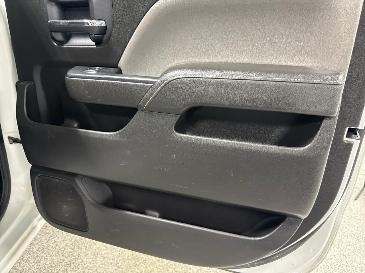 Chevrolet Silverado 3500HD Built After Aug 14 4WD Crew Cab 171.5" WB, 59.06" CA WT 2015