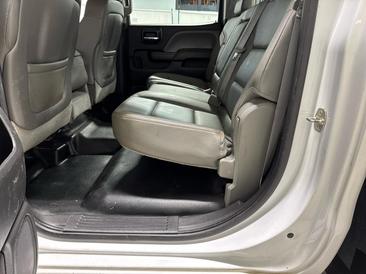 Chevrolet Silverado 3500HD Built After Aug 14 4WD Crew Cab 171.5" WB, 59.06" CA WT 2015