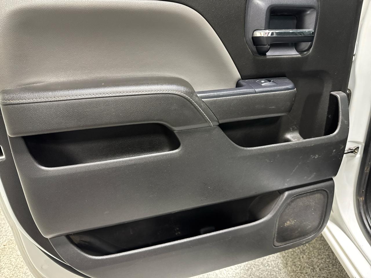 Chevrolet Silverado 3500HD Built After Aug 14 4WD Crew Cab 171.5" WB, 59.06" CA WT 2015