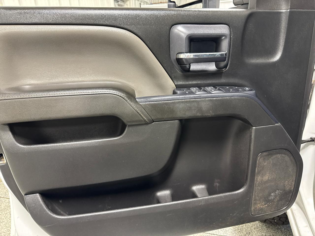 Chevrolet Silverado 3500HD Built After Aug 14 4WD Crew Cab 171.5" WB, 59.06" CA WT 2015
