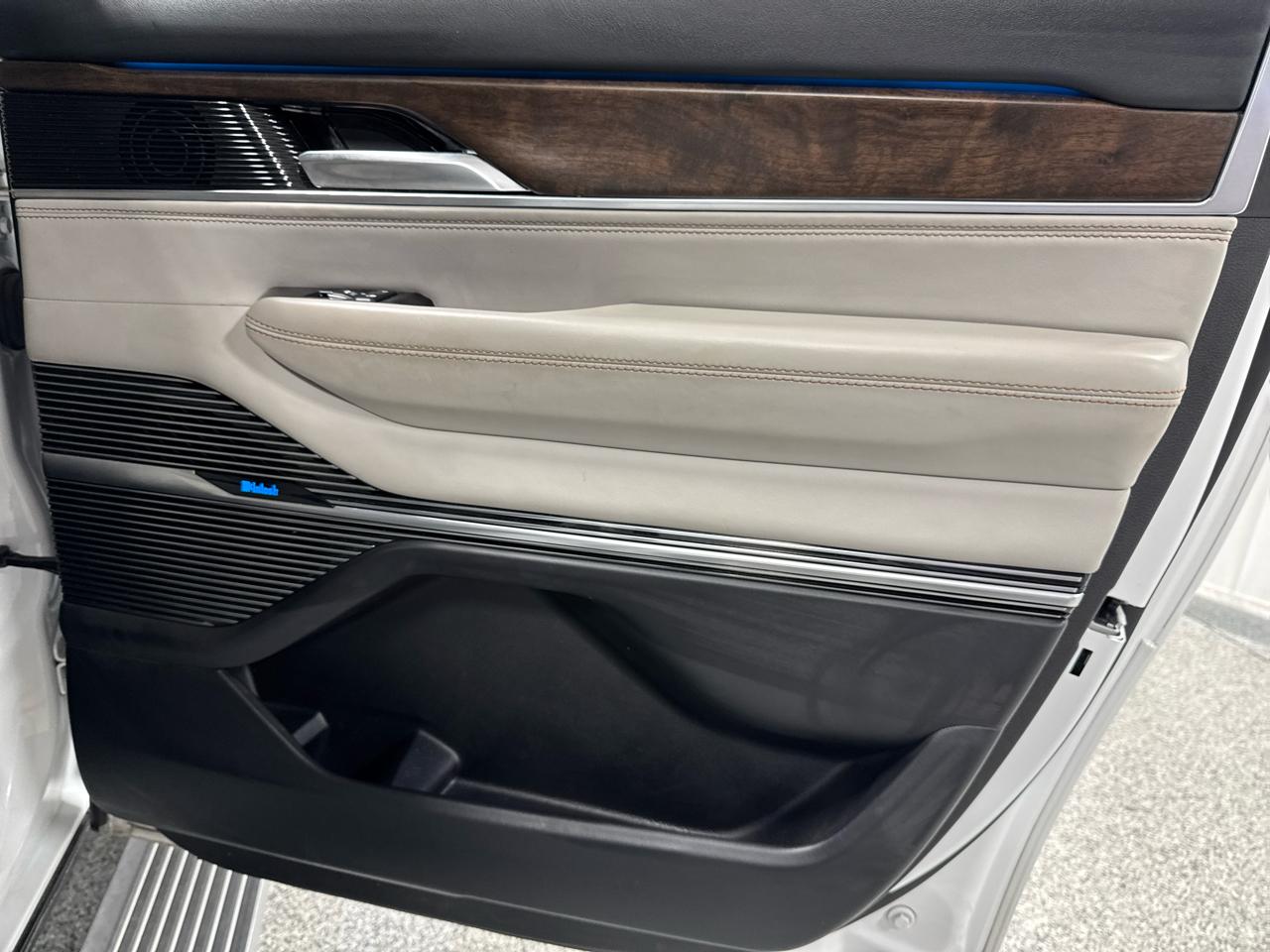 Jeep Grand Wagoneer L Series II 4x4 2023