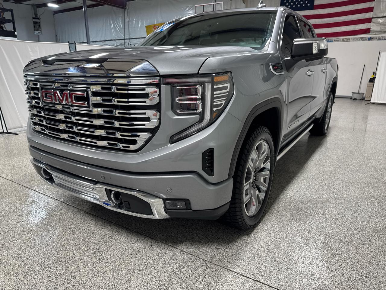 GMC Sierra 1500 4WD Crew Cab 147" Denali 2024