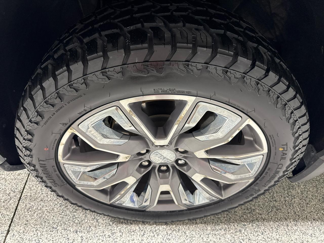 GMC Sierra 1500 4WD Crew Cab 147" Denali 2024