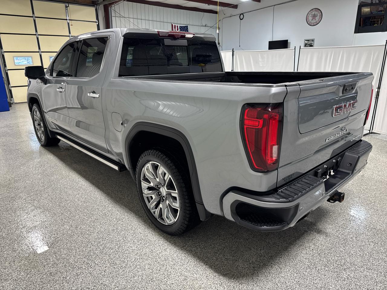 GMC Sierra 1500 4WD Crew Cab 147" Denali 2024