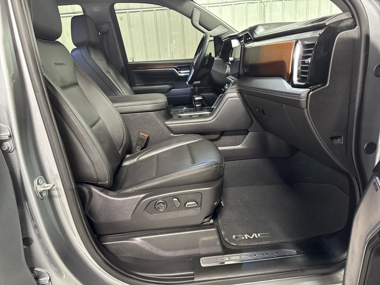GMC Sierra 1500 4WD Crew Cab 147" Denali 2024
