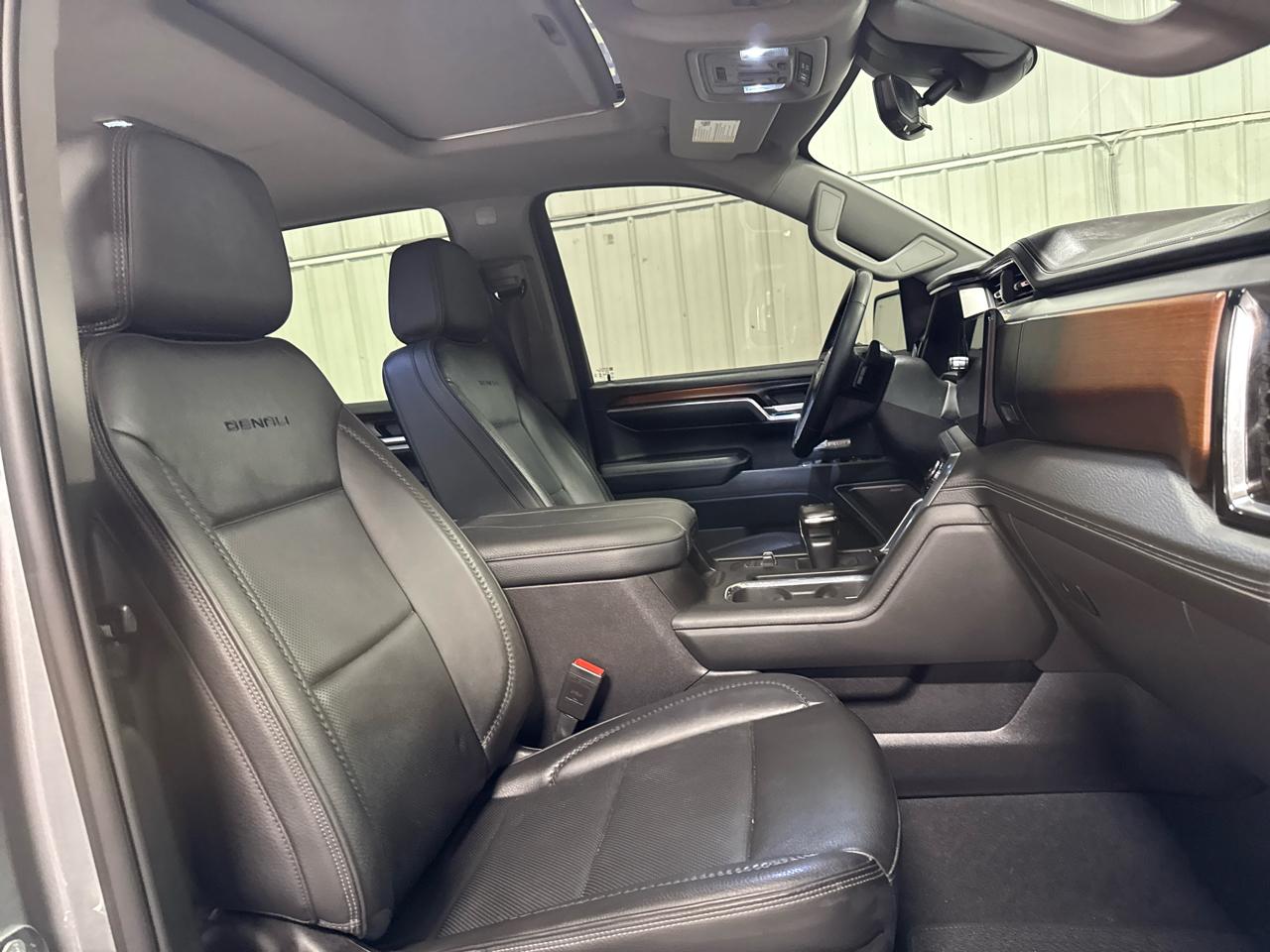 GMC Sierra 1500 4WD Crew Cab 147" Denali 2024