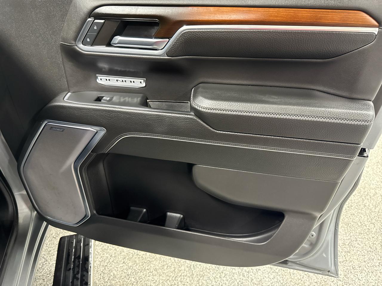 GMC Sierra 1500 4WD Crew Cab 147" Denali 2024