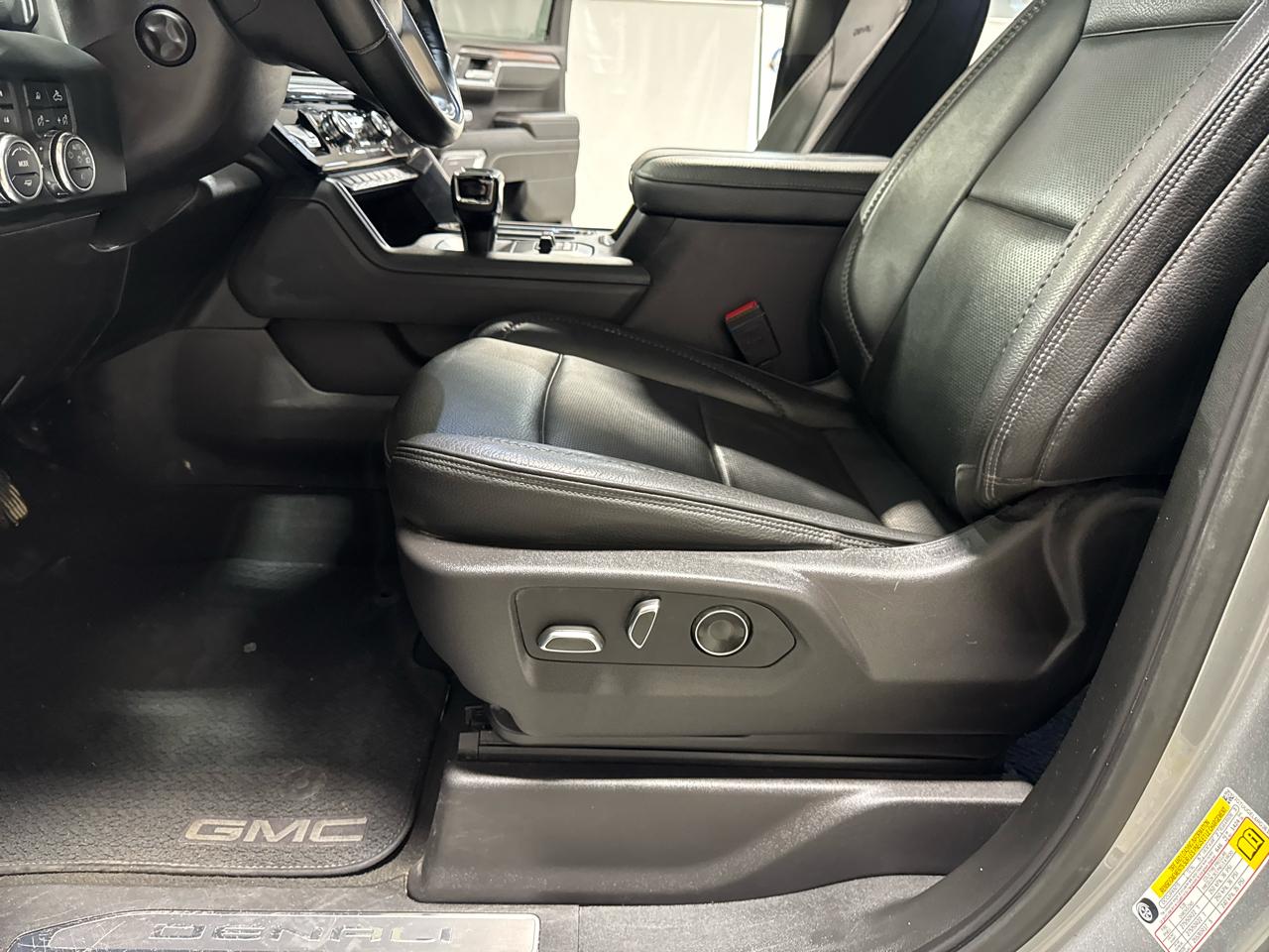 GMC Sierra 1500 4WD Crew Cab 147" Denali 2024