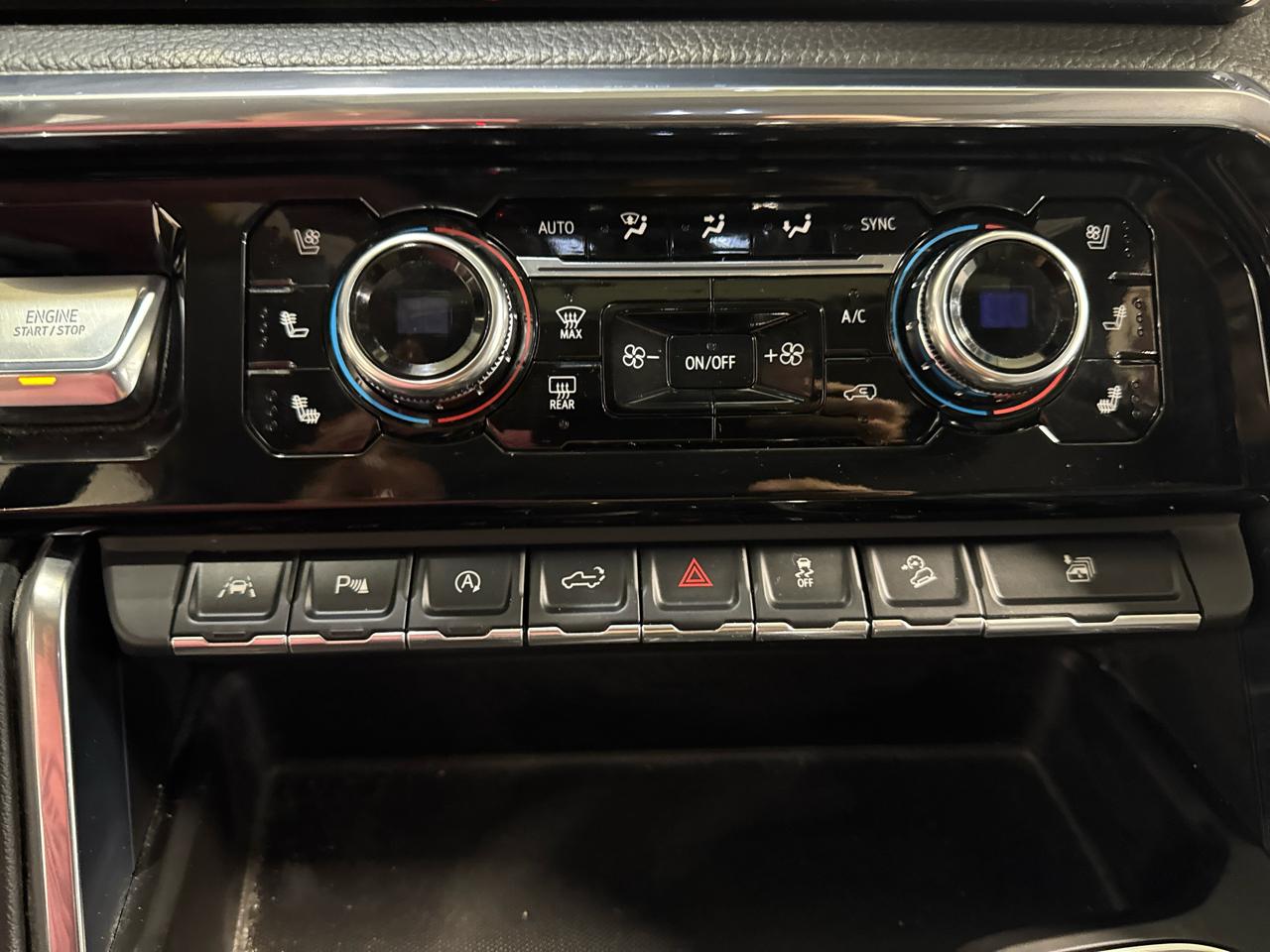 GMC Sierra 1500 4WD Crew Cab 147" Denali 2024