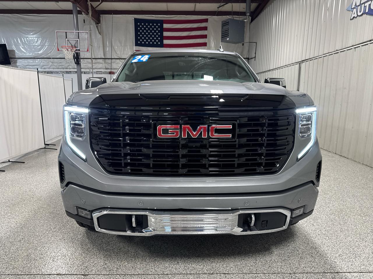 GMC Sierra 1500 4WD Crew Cab 147" Denali 2024