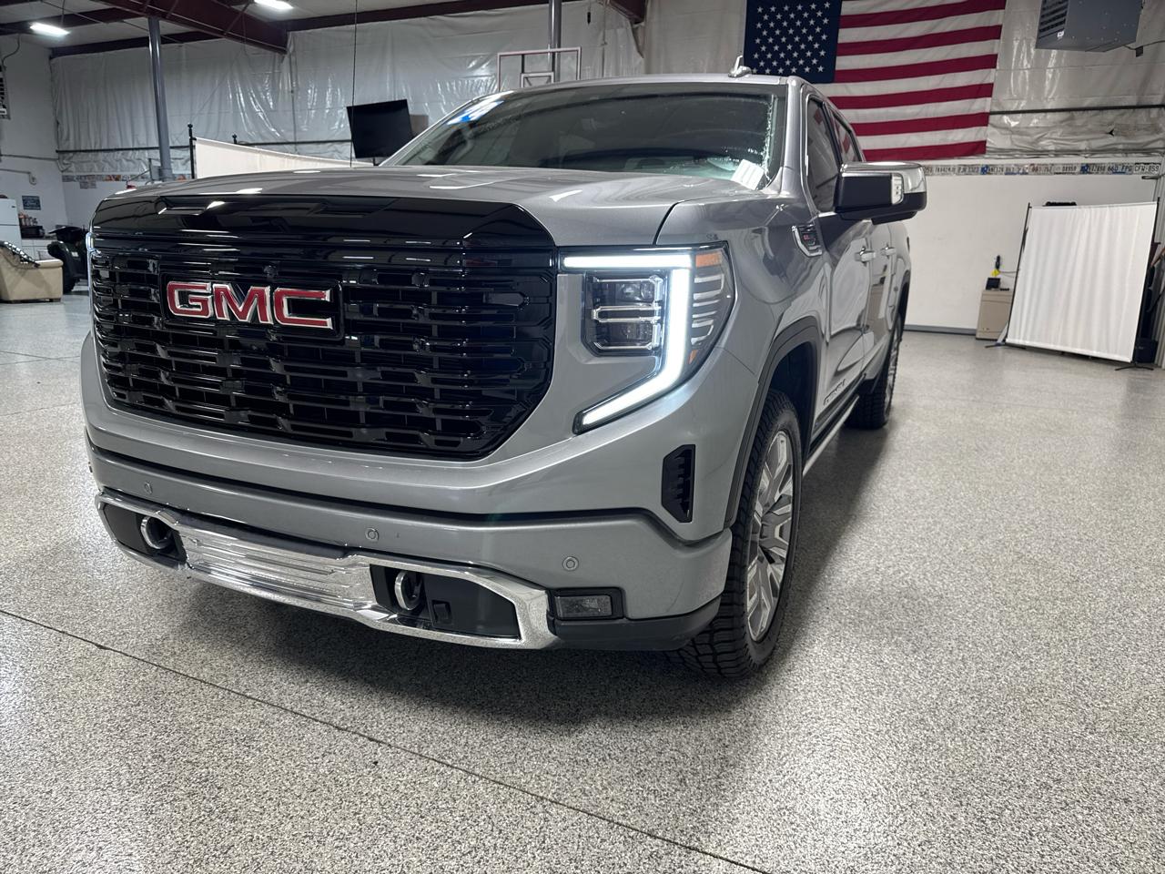 GMC Sierra 1500 4WD Crew Cab 147" Denali 2024