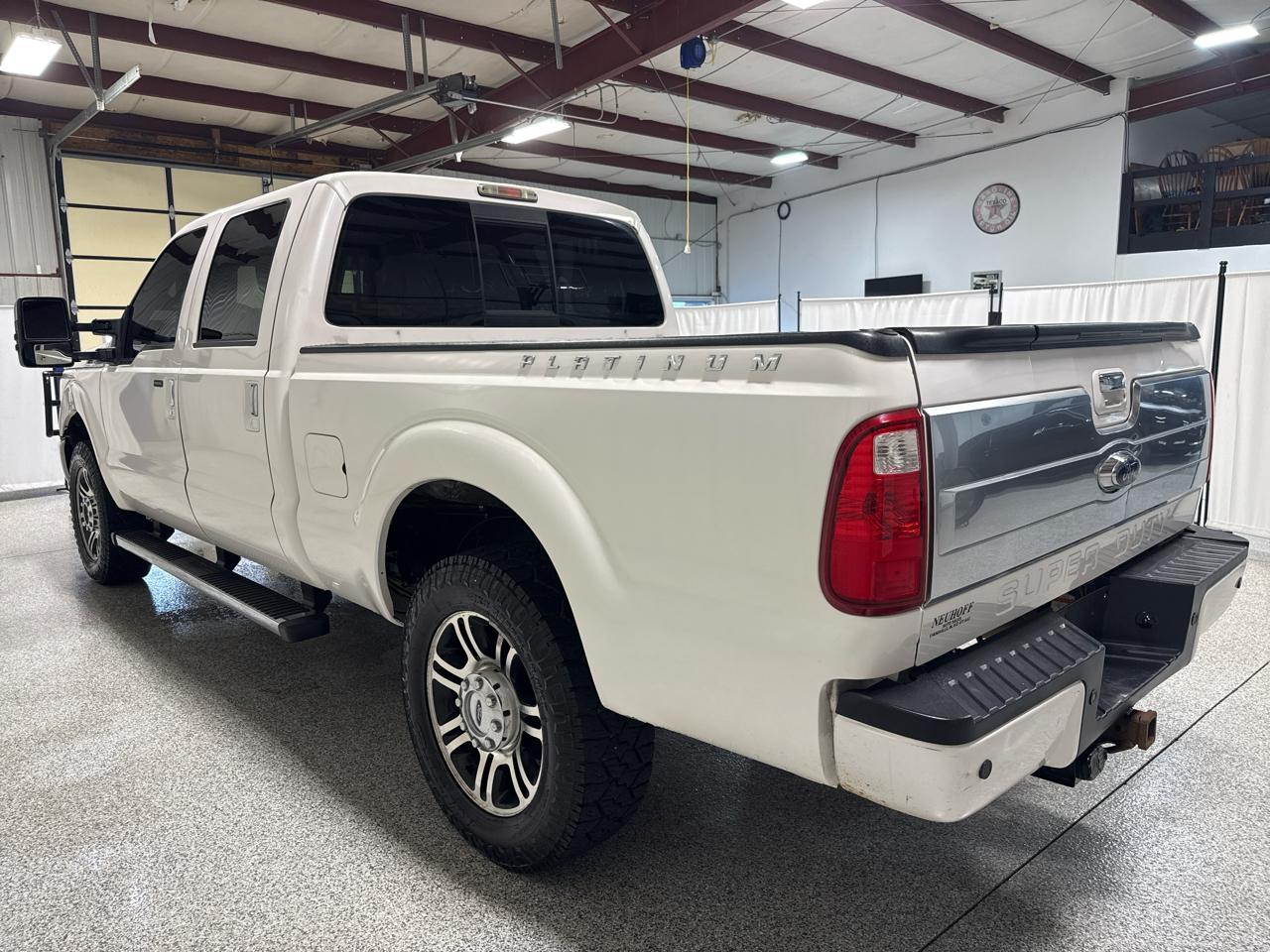 Ford Super Duty F-250 SRW 4WD Crew Cab 172" Platinum 2015
