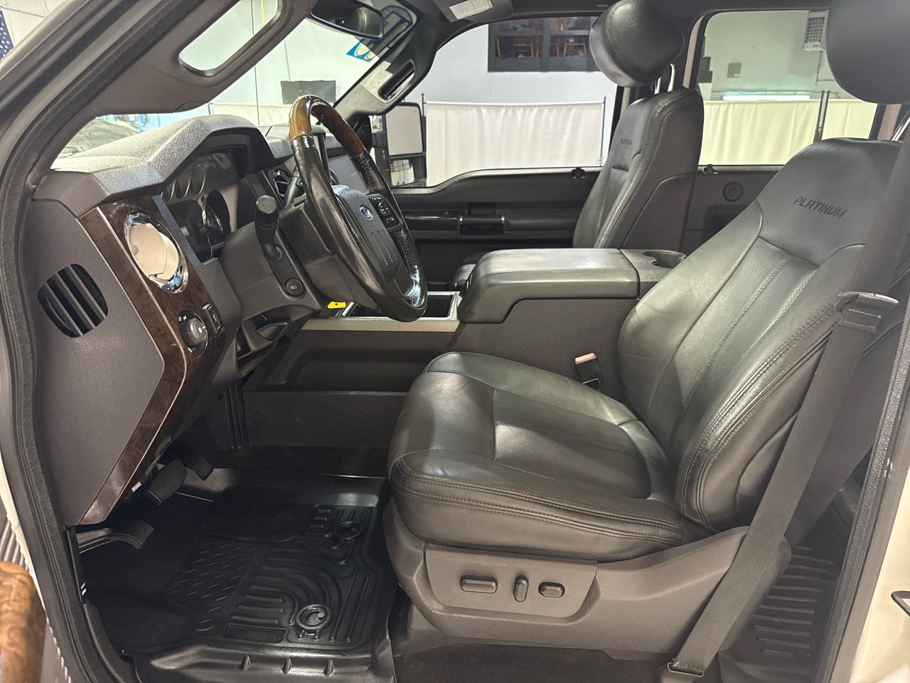 Ford Super Duty F-250 SRW 4WD Crew Cab 172" Platinum 2015