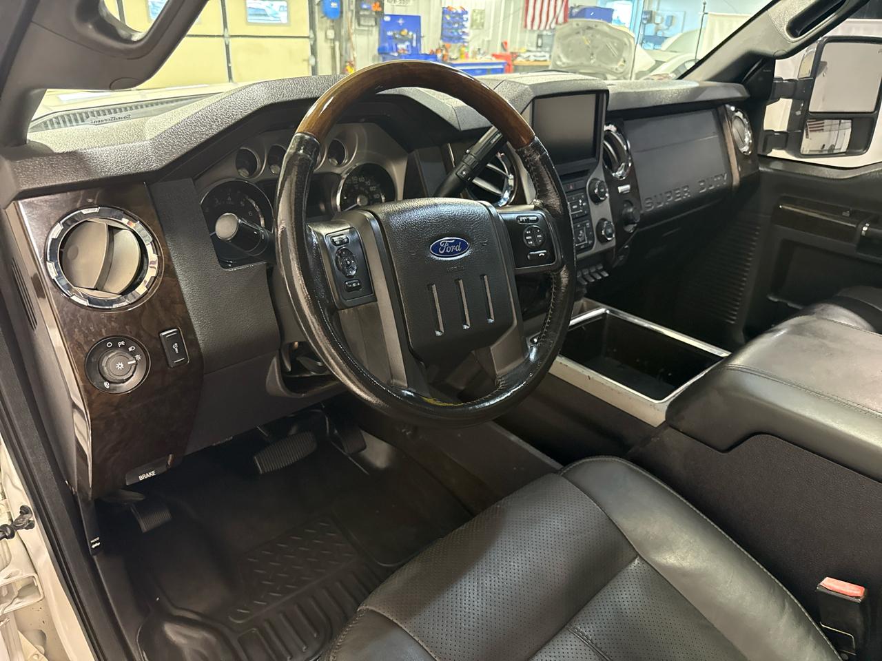 Ford Super Duty F-250 SRW 4WD Crew Cab 172" Platinum 2015