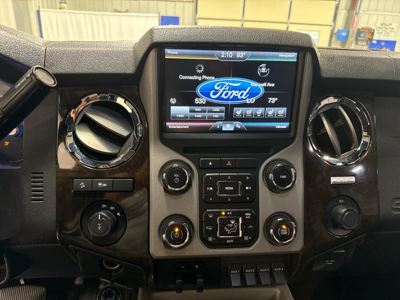 Ford Super Duty F-250 SRW 4WD Crew Cab 172" Platinum 2015