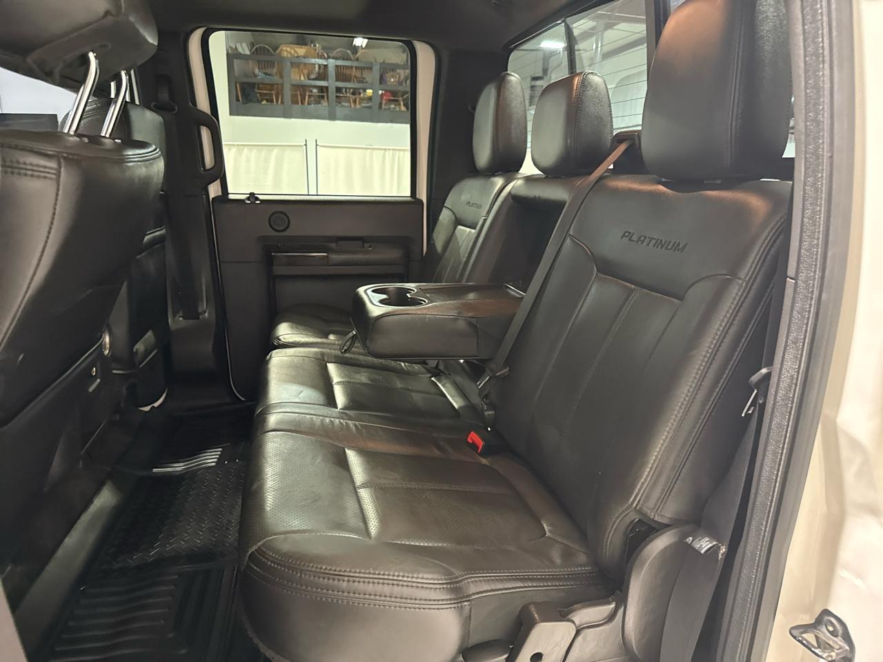 Ford Super Duty F-250 SRW 4WD Crew Cab 172" Platinum 2015