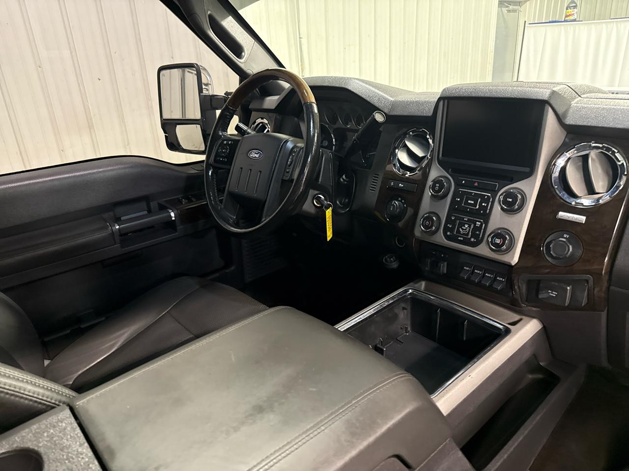 Ford Super Duty F-250 SRW 4WD Crew Cab 172" Platinum 2015