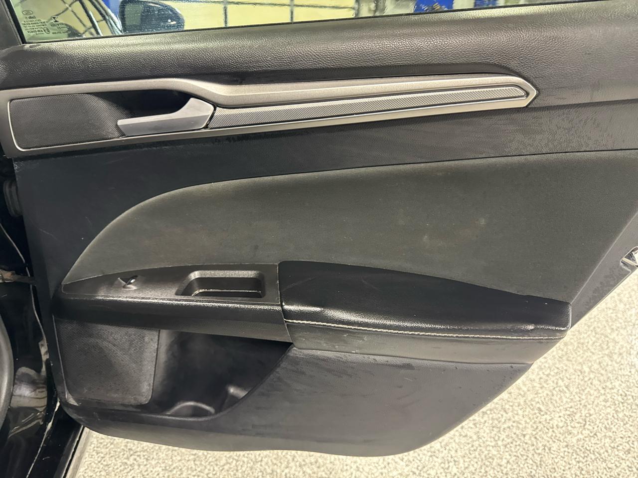 Ford Fusion SE FWD 2018