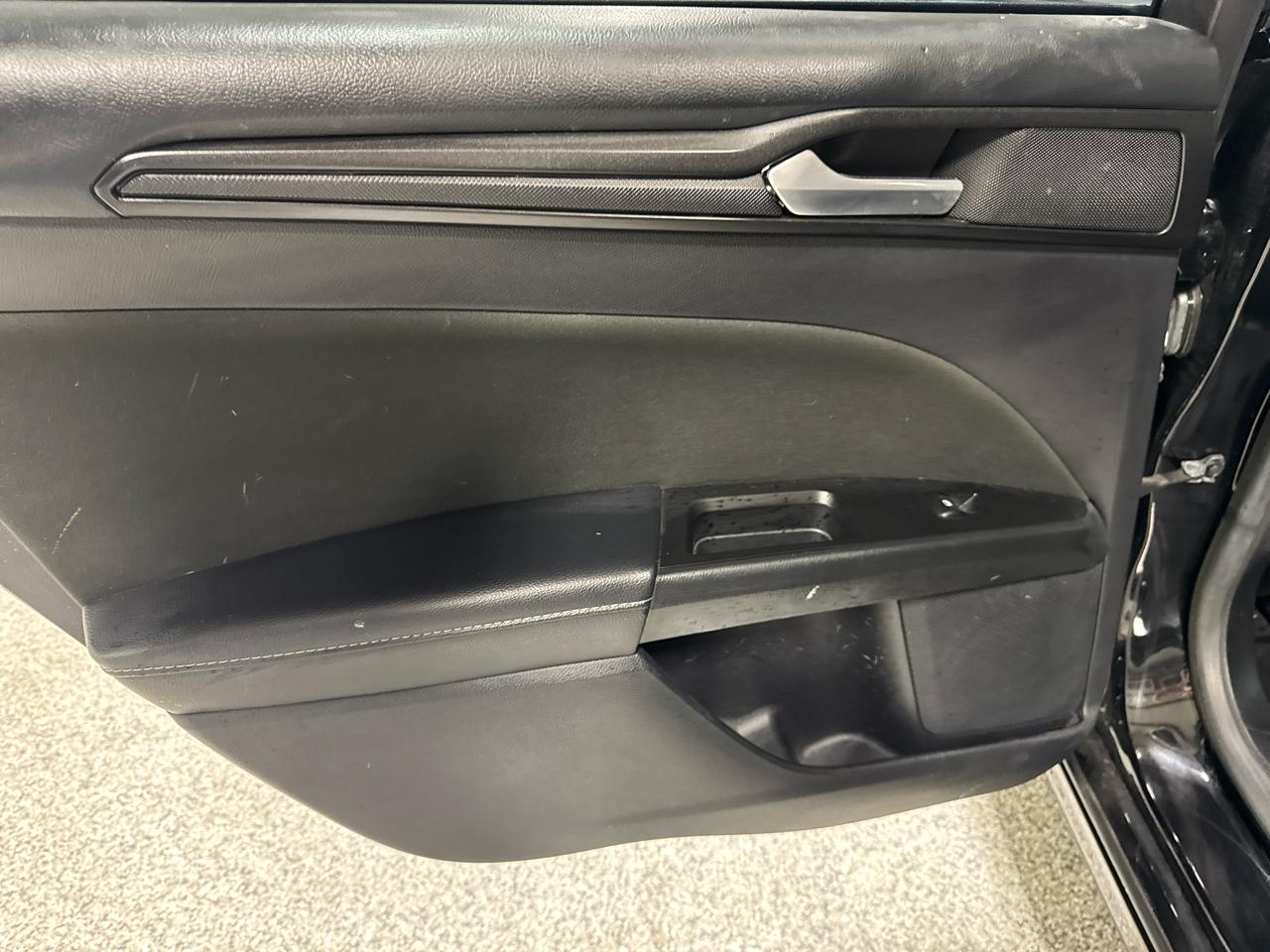 Ford Fusion SE FWD 2018