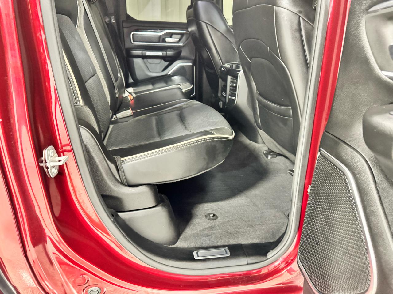 RAM 1500 Laramie 4x2 Quad Cab 6'4" Box 2019