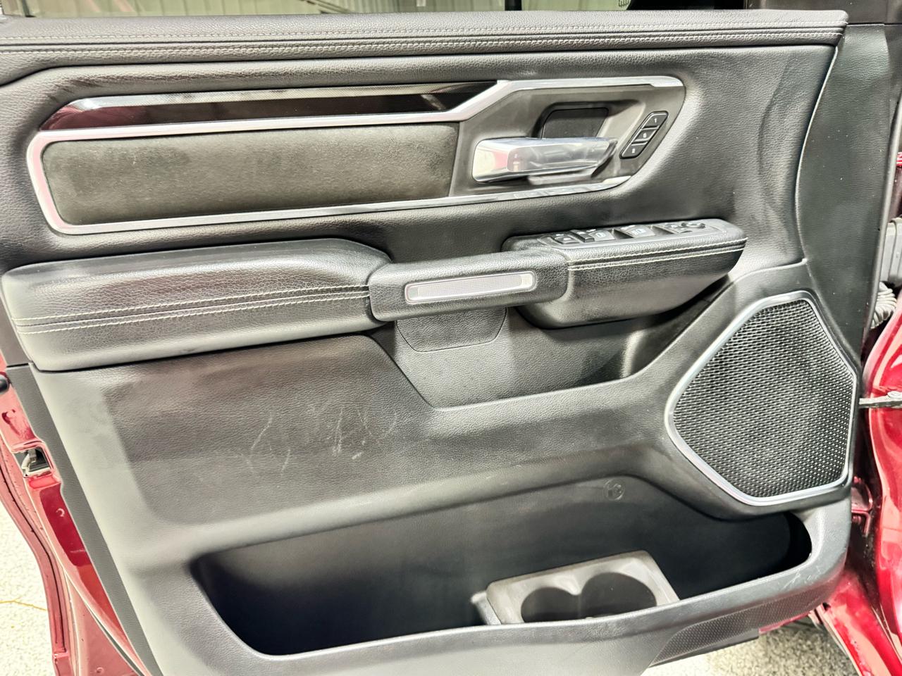RAM 1500 Laramie 4x2 Quad Cab 6'4" Box 2019
