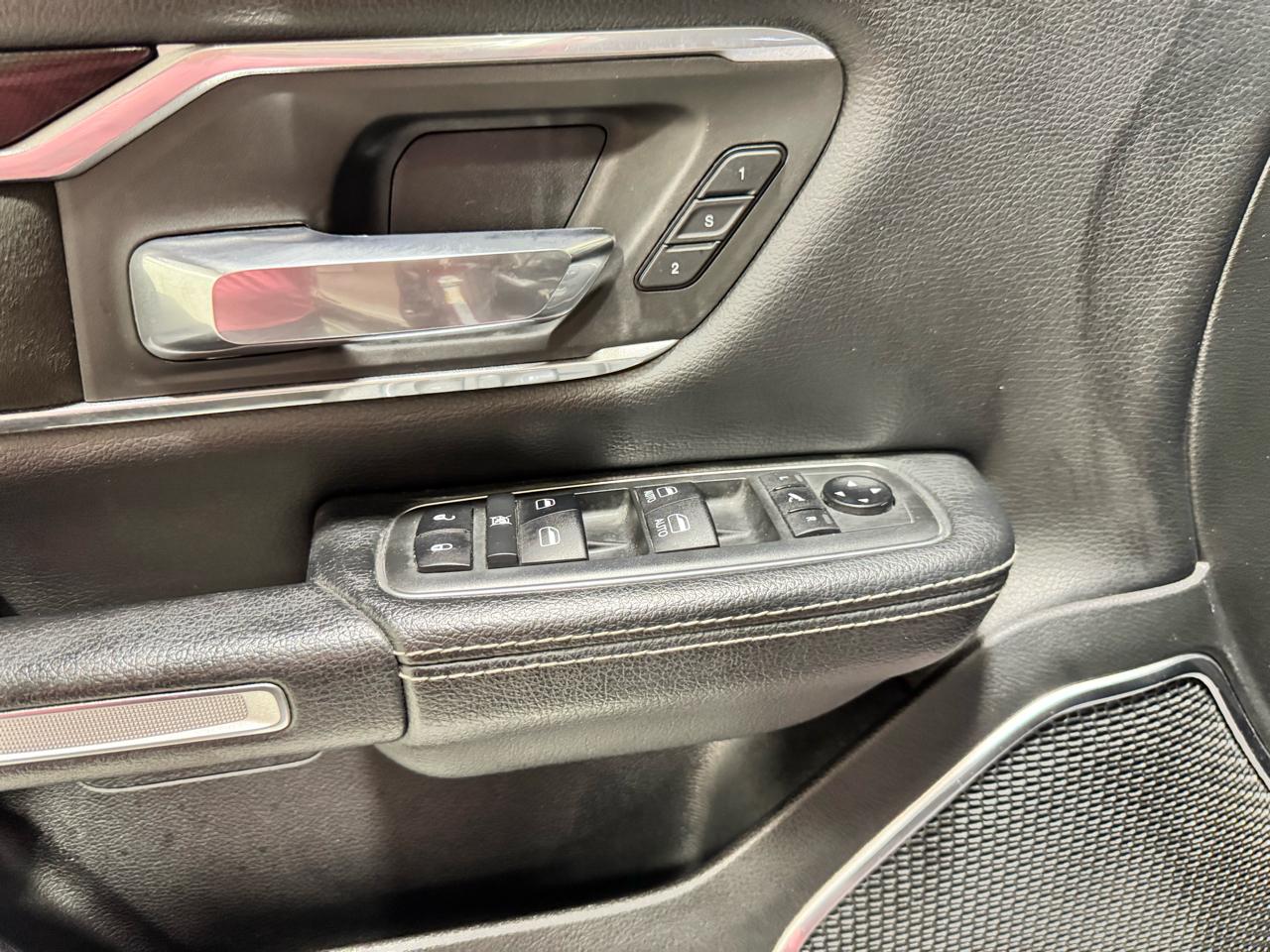 RAM 1500 Laramie 4x2 Quad Cab 6'4" Box 2019