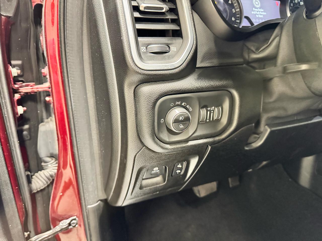 RAM 1500 Laramie 4x2 Quad Cab 6'4" Box 2019