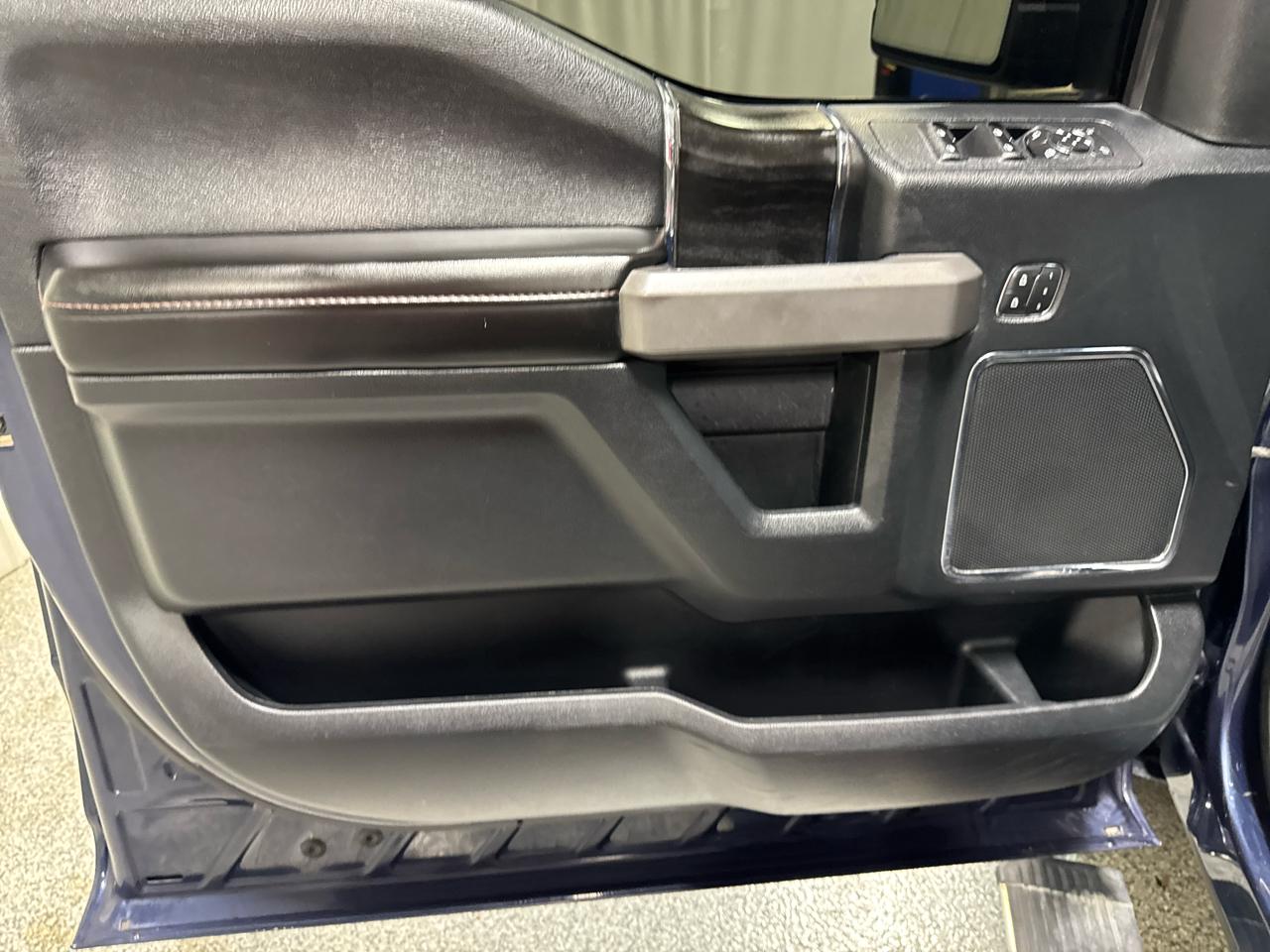 Ford F-150 Platinum 4WD SuperCrew 5.5' Box 2019