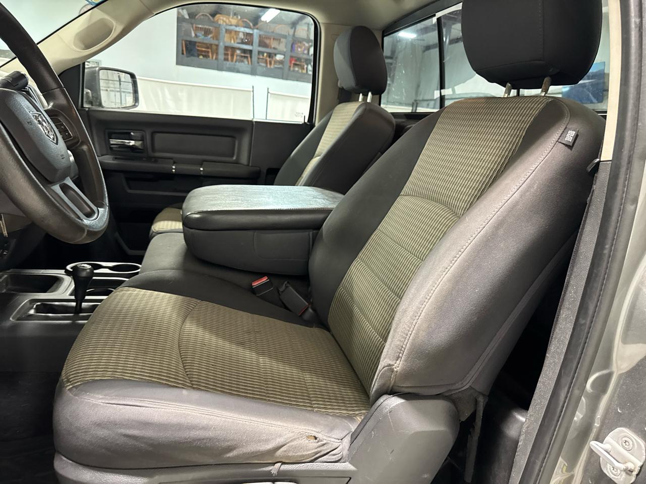 RAM 2500 4WD Reg Cab 140.5" ST 2012