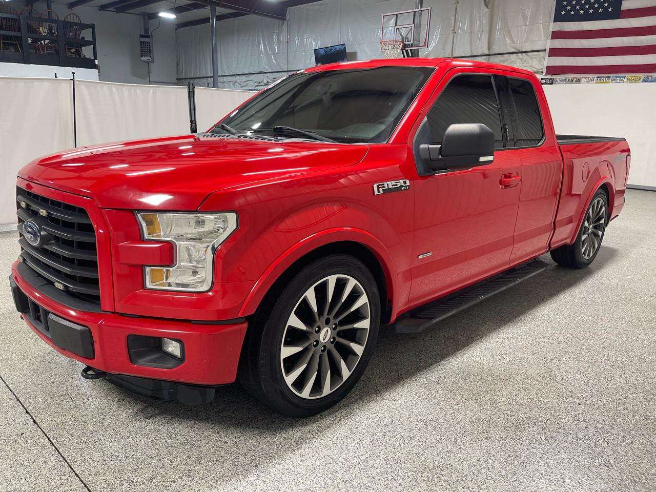 Ford F-150 4WD SuperCab 163" XLT w/HD Payload Pkg 2015