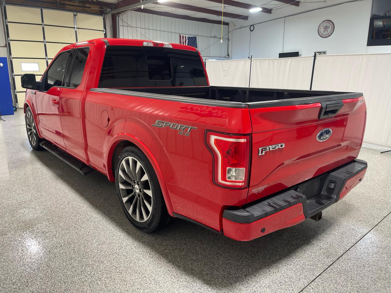 Ford F-150 4WD SuperCab 163" XLT w/HD Payload Pkg 2015