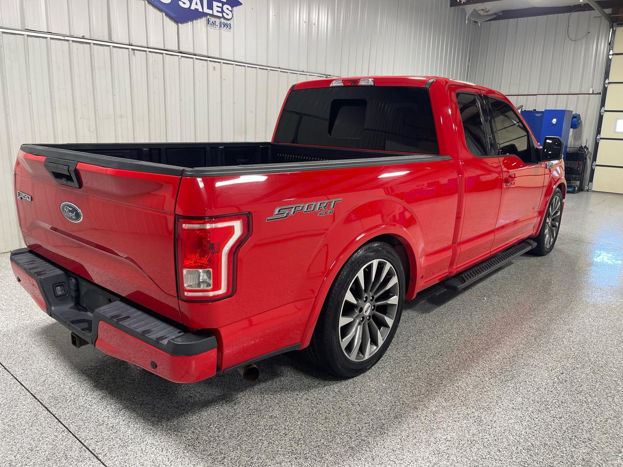Ford F-150 4WD SuperCab 163" XLT w/HD Payload Pkg 2015
