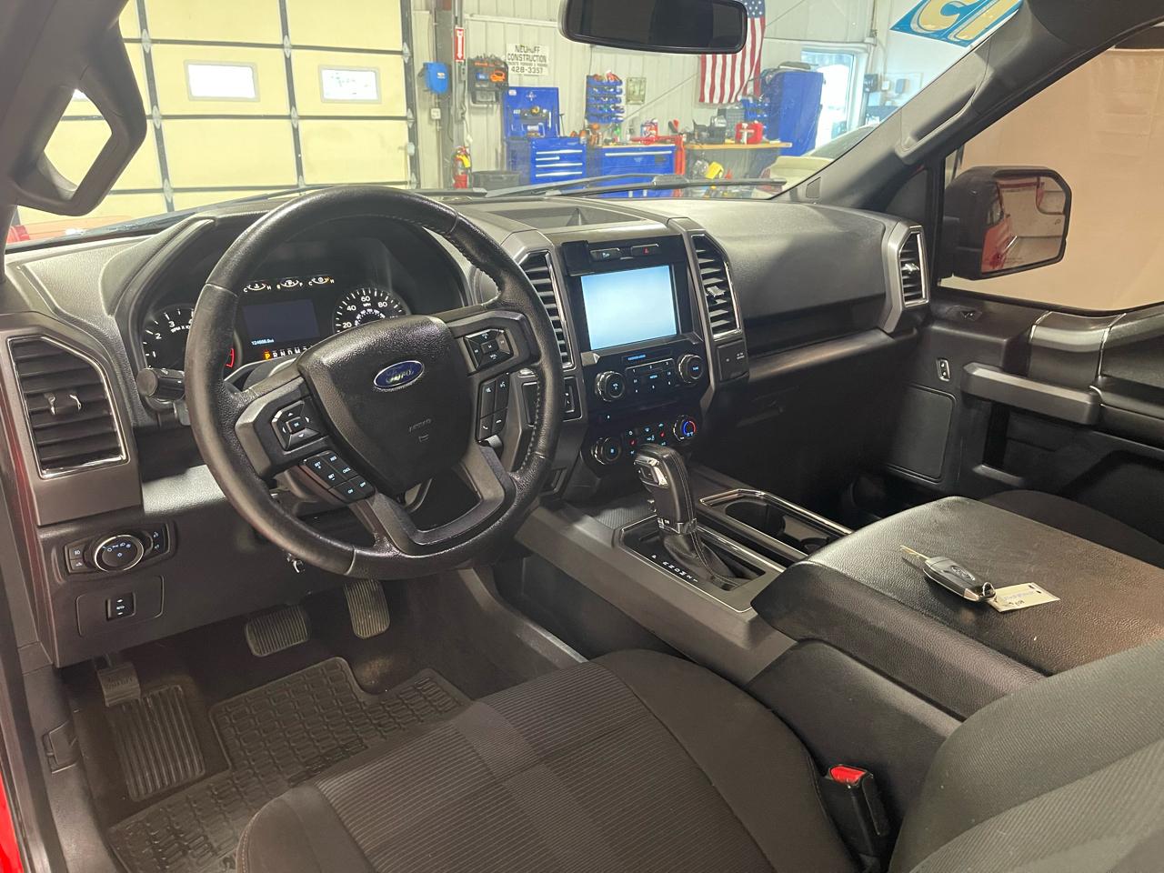 Ford F-150 4WD SuperCab 163" XLT w/HD Payload Pkg 2015