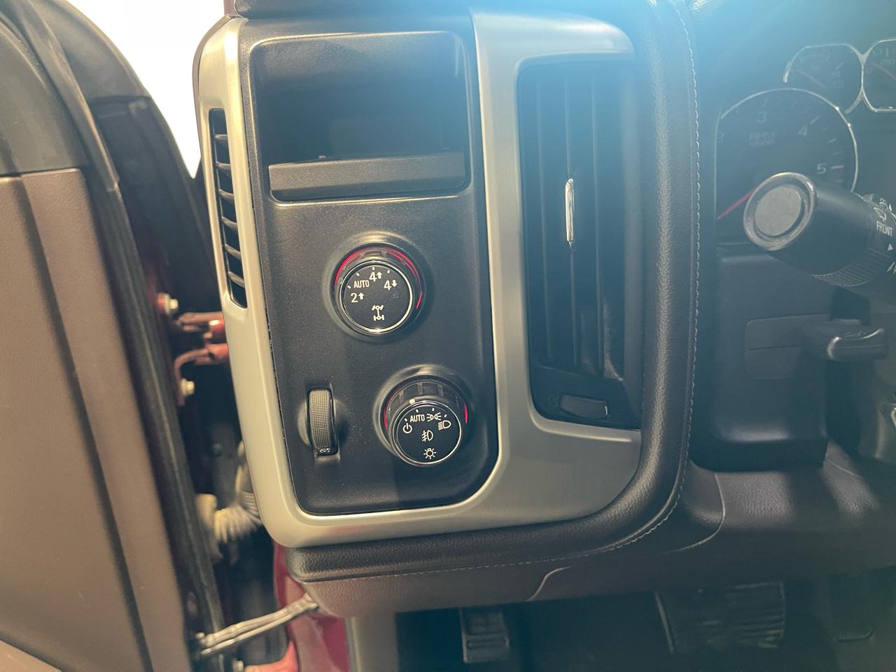 GMC Sierra 1500 4WD Crew Cab 143.5" SLT 2014