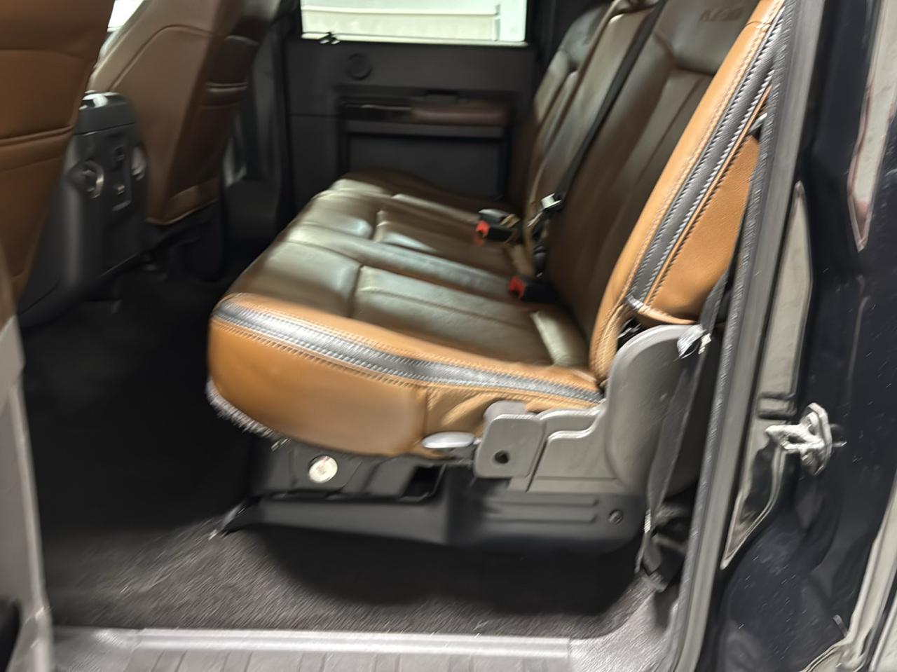 Ford Super Duty F-250 SRW 4WD Crew Cab 172" Platinum 2015