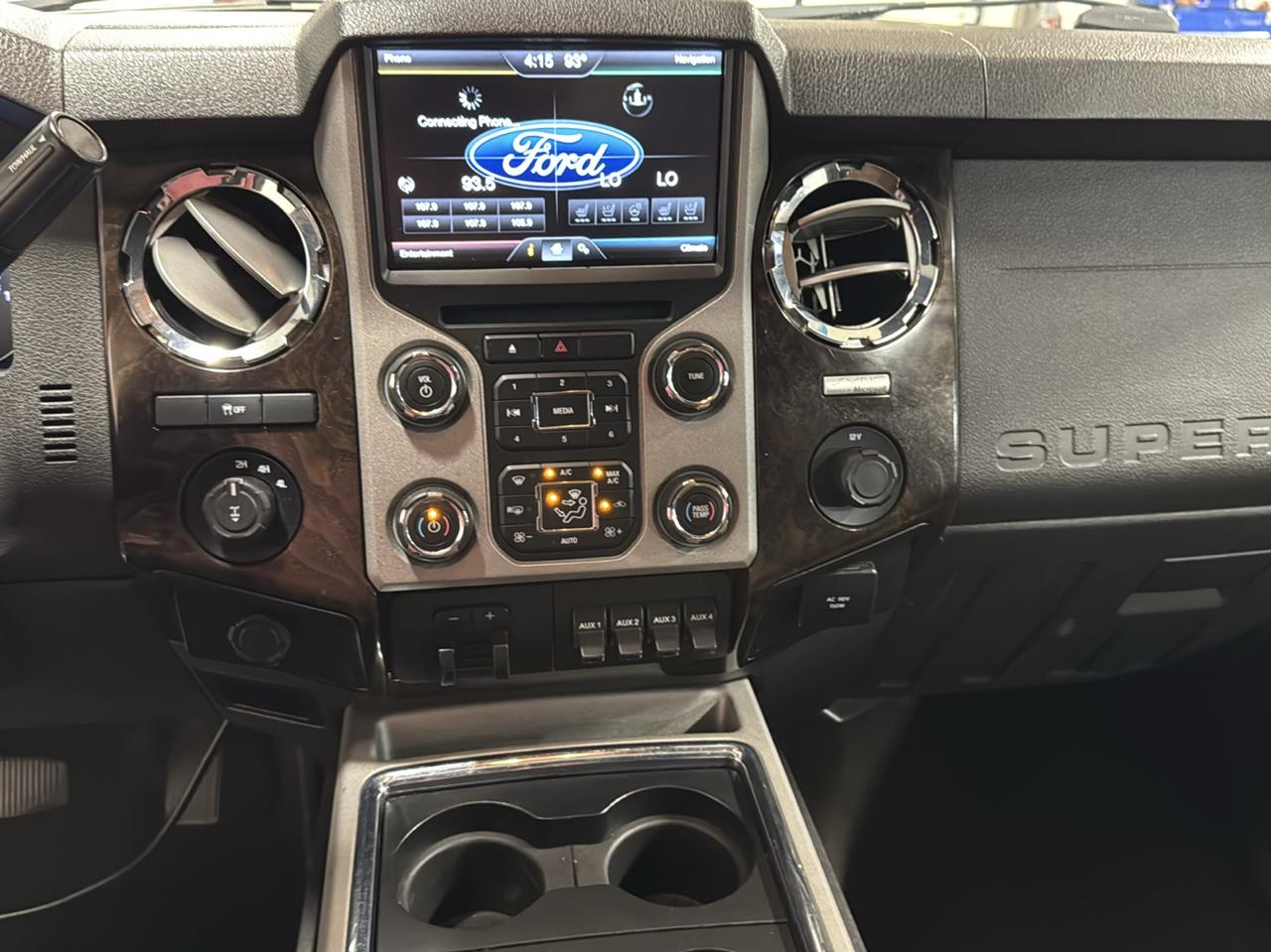 Ford Super Duty F-250 SRW 4WD Crew Cab 172" Platinum 2015