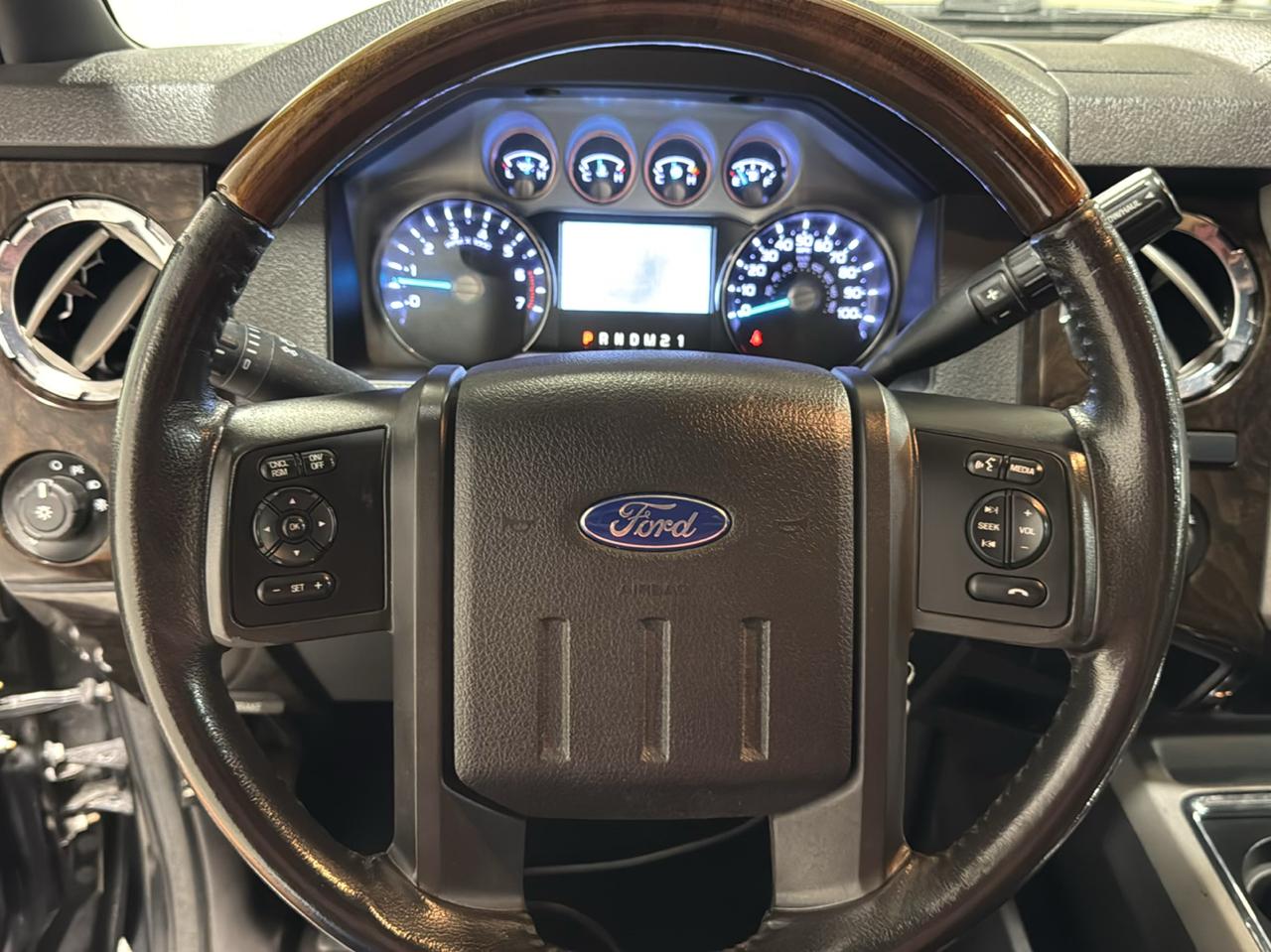 Ford Super Duty F-250 SRW 4WD Crew Cab 172" Platinum 2015