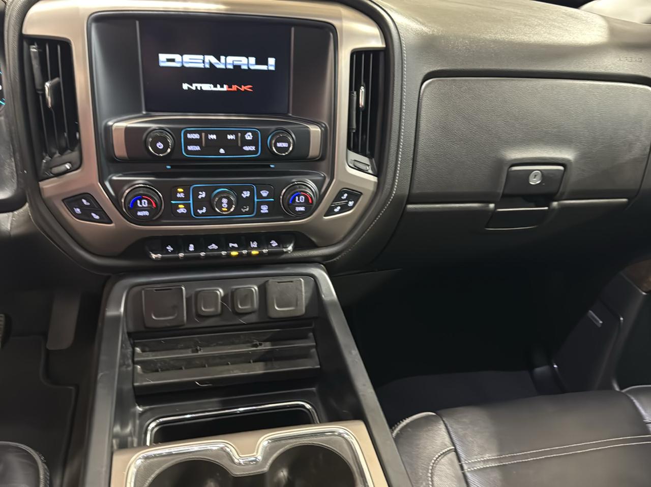 GMC Sierra 2500HD 4WD Crew Cab 153.7" Denali 2018