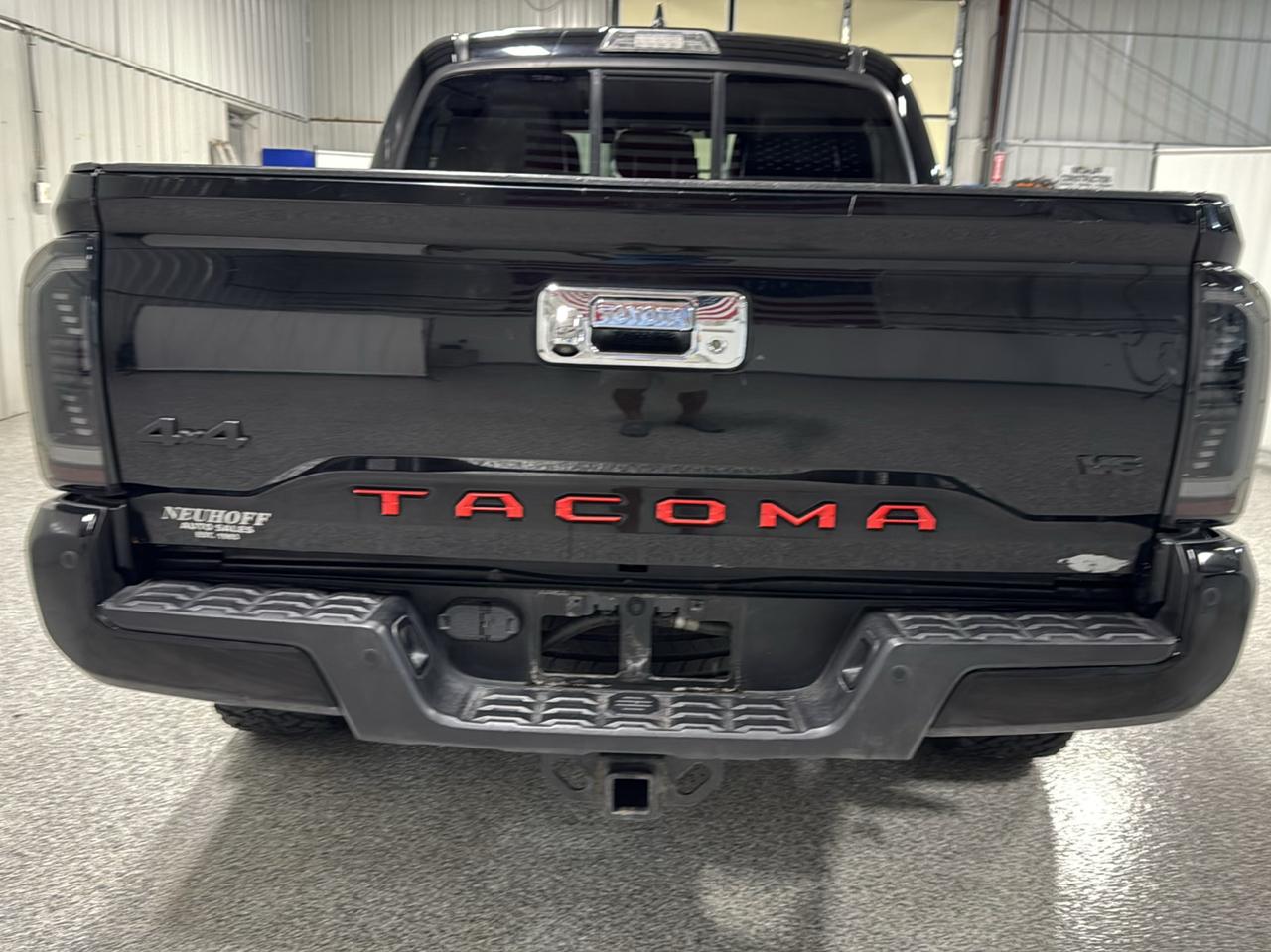 Toyota Tacoma 4WD Double Cab V6 AT Limited (Natl) 2016