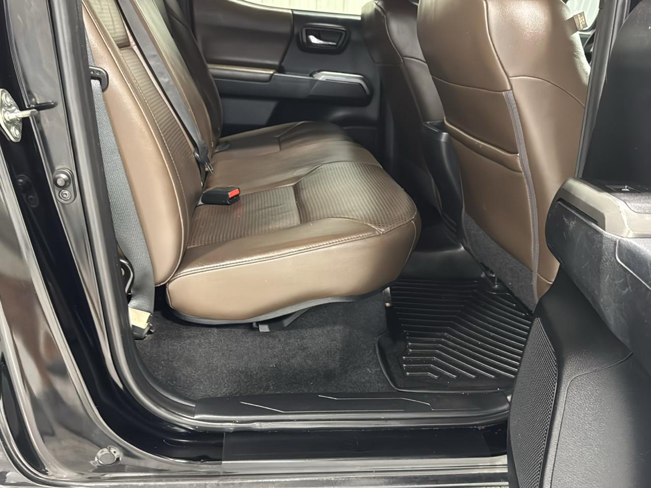 Toyota Tacoma 4WD Double Cab V6 AT Limited (Natl) 2016
