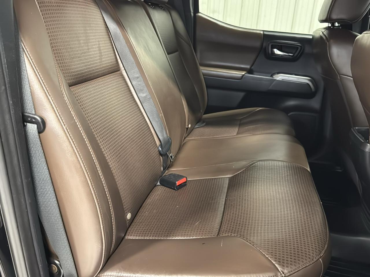 Toyota Tacoma 4WD Double Cab V6 AT Limited (Natl) 2016
