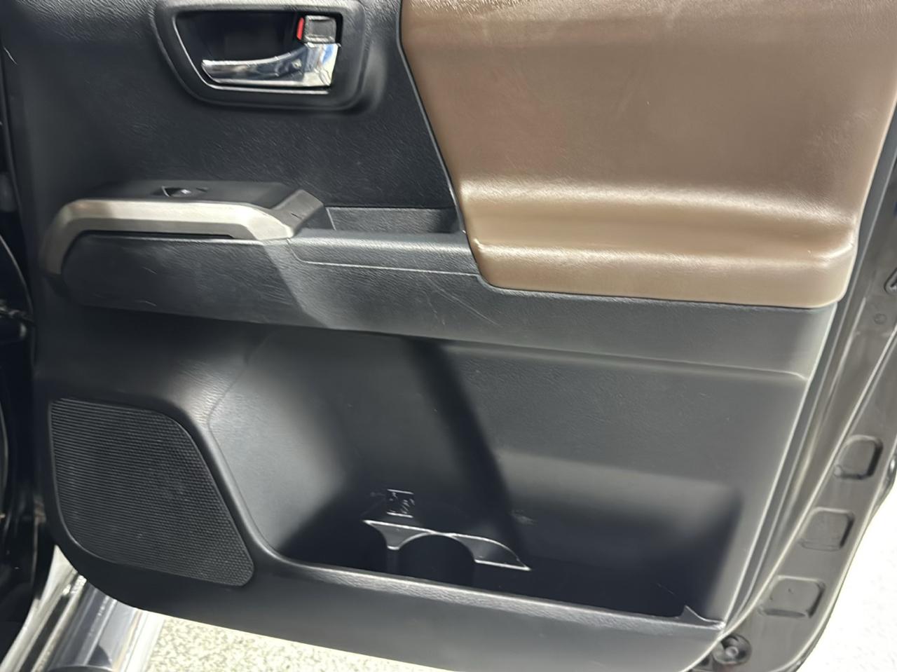 Toyota Tacoma 4WD Double Cab V6 AT Limited (Natl) 2016